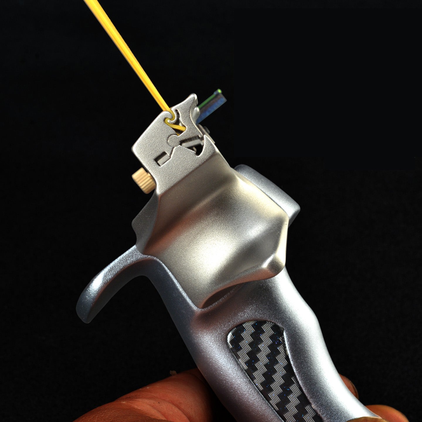 スリングショット ビー玉銃 ターミネータースリングショット 龍の歯型ゴム固定クリップ 動物駆除器 害獣・害虫防除器 流線型 屋外 ターゲットゲーム 狩猟 屋外玩具セット クマ駆除ツール クマ防除用品
