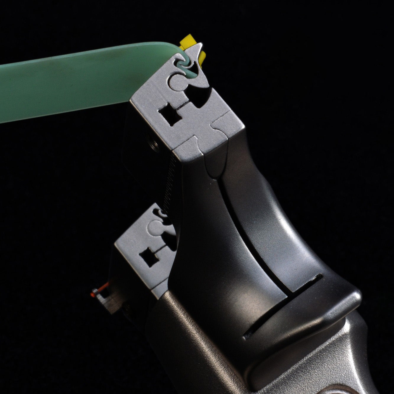 風神斬りMAX スリングショット 可変式外弓門幅 パチンコ チタン合金の弓頭 動物駆除器 発射装置 害獣・害虫防除器 流線型アウトドア ターゲットゲーム 練習用スリングショット アウトドア玩具セット 狩猟 クマ防除用品 クマ駆除ツール