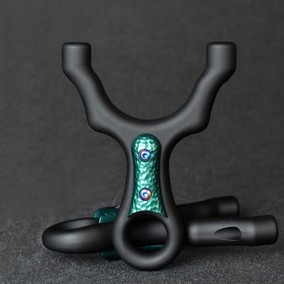 虎 スリングショット ポリカーボネートに埋め込まれた金属インサート パチンコ 上部のビーズ固定  動物駆除器 発射装置 害獣・害虫防除器 流線型アウトドア ターゲットゲーム 練習用スリングショット アウトドア玩具セット 狩猟 クマ防除用品 クマ駆除ツール