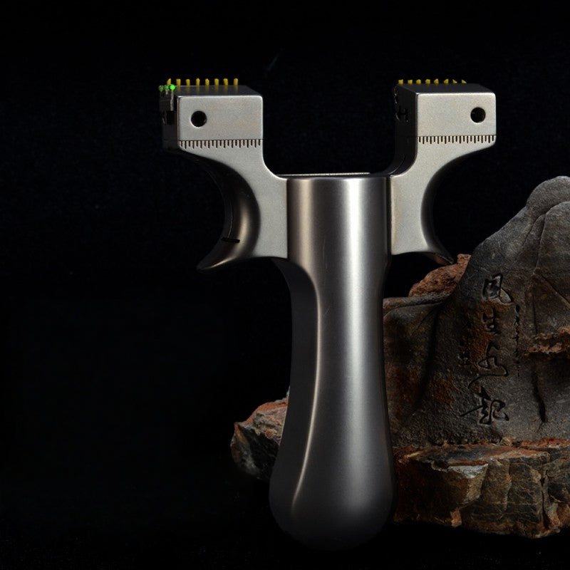 龍歯風神斬り スリングショット 可変式外弓門幅 パチンコ チタン合金の弓頭 動物駆除器 発射装置 害獣・害虫防除器 流線型アウトドア ターゲットゲーム 練習用スリングショット アウトドア玩具セット 狩猟 クマ防除用品 クマ駆除ツール