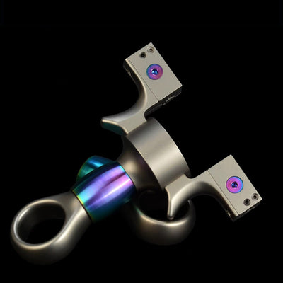 運が向いてくる--神の罰 スリングショット パチンコ TC21チタン合金 可变式外弓門幅 丸頭 龍の歯型ゴム固定クリップ ステンレス製スリングショット 動物駆除器 害獣・害虫防除器 流線型アウトドア 射撃場ゲーム 狩猟 アウトドア玩具セット クマ駆除ツール クマ防除用品