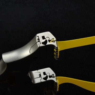 龍歯おうし座 スリングショット 可変式外弓門幅 パチンコ チタン合金 龍の歯型ゴム固定クリップ 発射装置 動物駆除器 害獣・害虫防除器 流線型アウトドア ターゲットゲーム 狩猟 練習用スリングショット アウトドア玩具セット クマ駆除ツール クマ防除用品