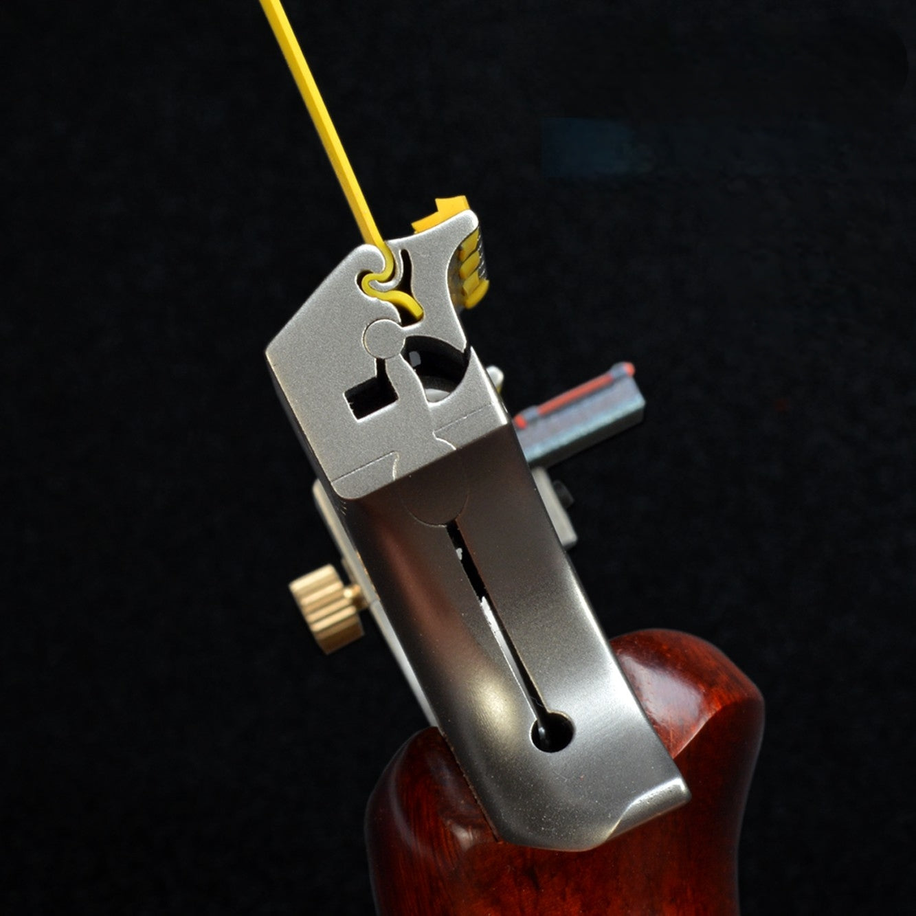 龍歯雀の踊り スリングショット 可変式外弓門幅  龍の歯型ゴム固定クリップ パチンコ チタン合金弓頭 動物駆除器 発射装置 害獣・害虫防除器 流線型アウトドア ターゲットゲーム 練習用スリングショット アウトドア玩具セット 狩猟